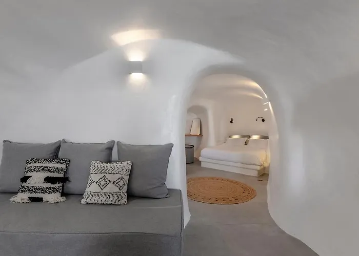 Antron Cave House